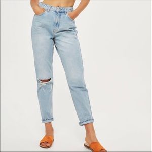 RARE! TOP SHOP BLEACH MOM JEANS WITH RIP - new!